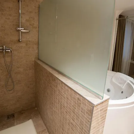 Center Luxury Apartment *